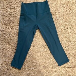 Athleta Petite Women's Leggings in Teal

Petite Small
Stash Pockets
Never worn